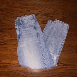 american eagle blue mom jeans